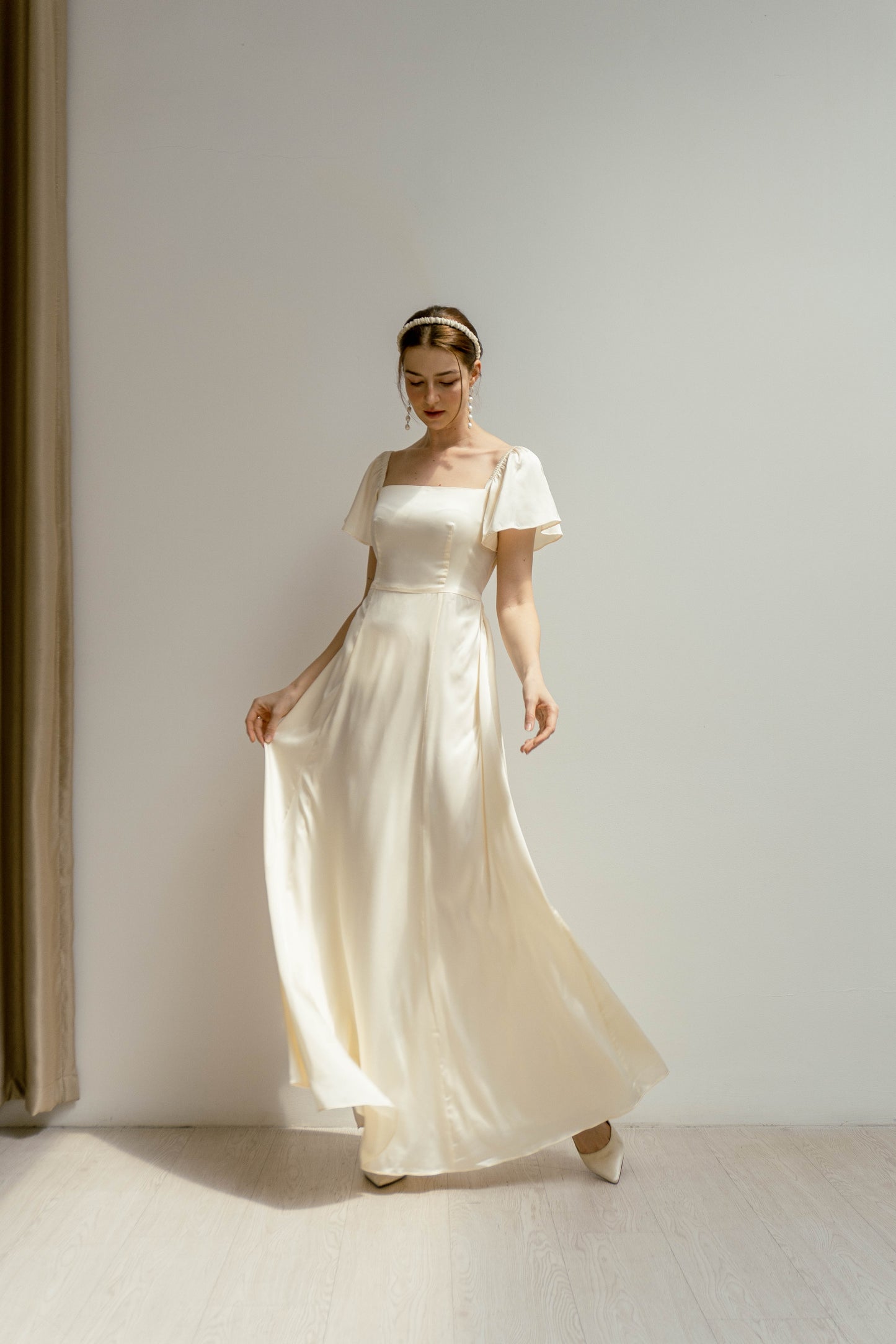 Hebe Flutter Short Sleeves Square Dress