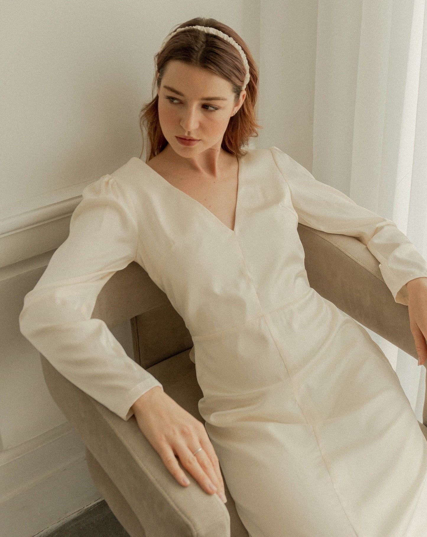 Darla Long Sleeves V Neck Dress